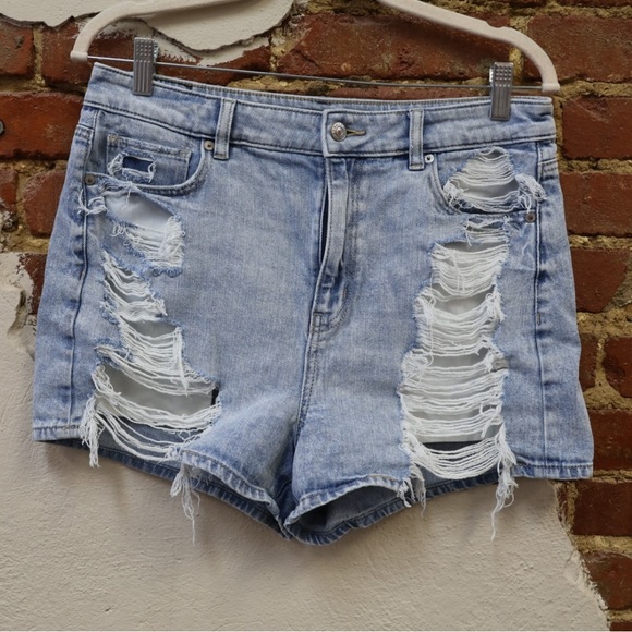 American Eagle Outfitters Pants - American Eagle Comfort Stretch Waistband Mom Short size 10 blue denim